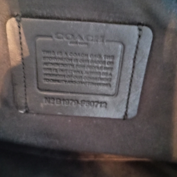 Coach Graham Tote - Picture 6 of 15